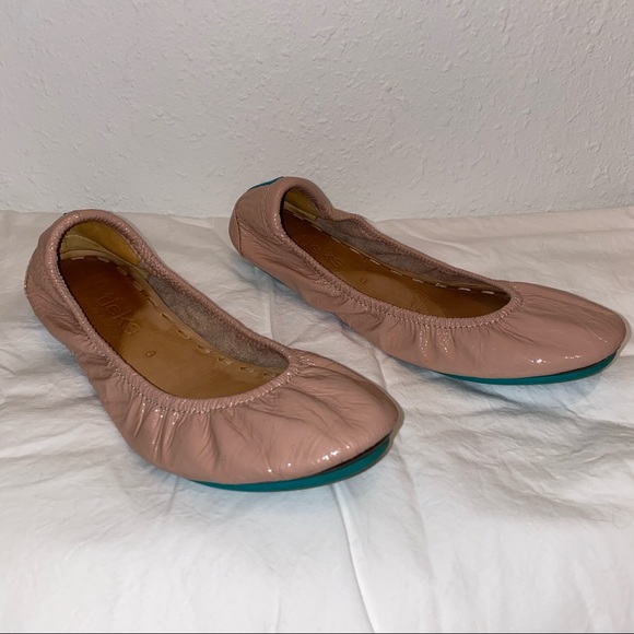 ties Shoes - Tieks nude/ light pink patent leather flats